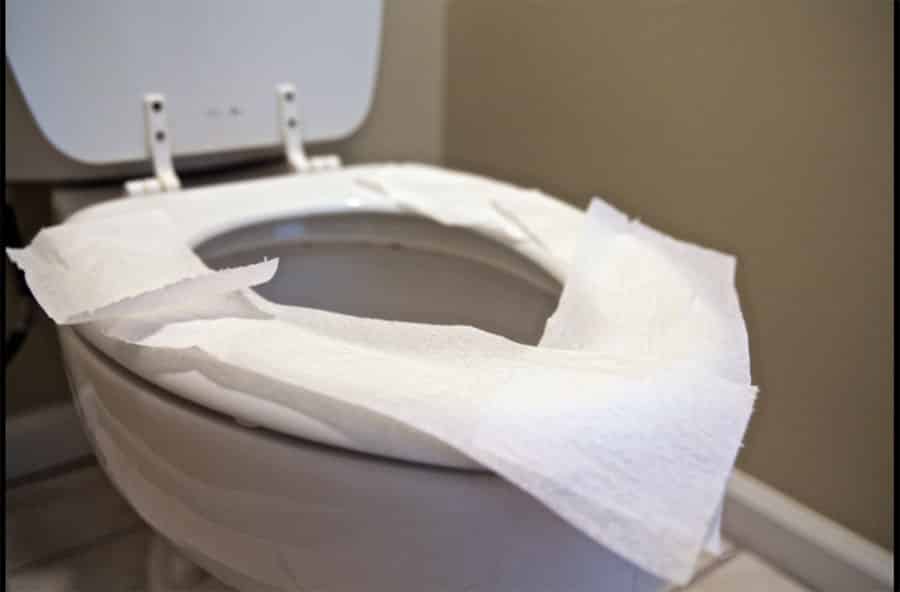 Por que você tem que parar de colocar papel higiênico nos banheiros públicos imediatamente